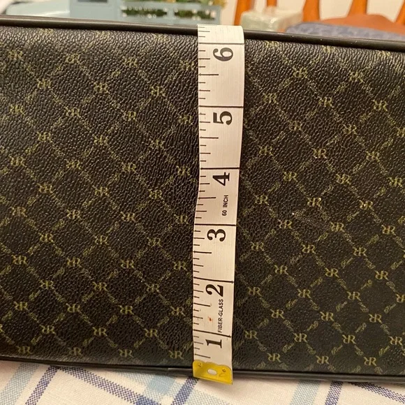 VGUC RIONI Elegant Italian Designer Handbag. - Picture 9 of 10